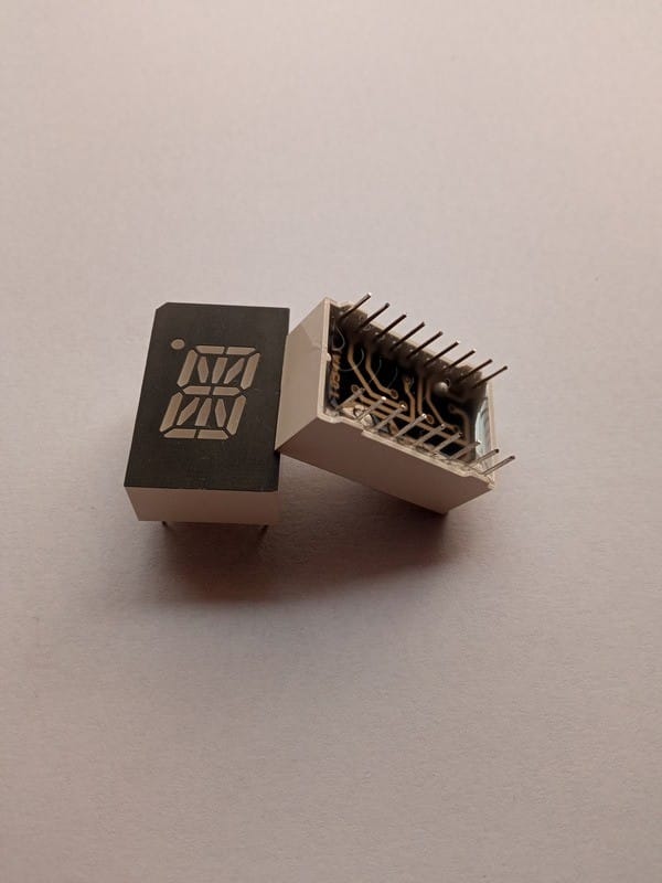 17 Segment Alphanumeric Display